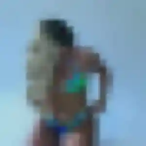 Adunni de La Celle-Saint-Cloud, 23 ans - rencontre plan cul sans prise de tête