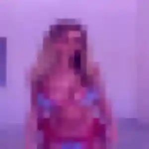Sexy Abigail, 19 ans à Peyrolles-en-Provence - la contacter