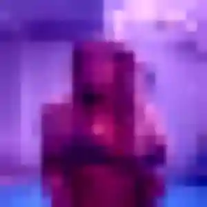 Toyin, femme de 25 ans propose rencontre plan cul à Pouzauges