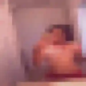 Photo privée de Oumou, 20 ans à Thaon-les-Vosges - rencontre coquine