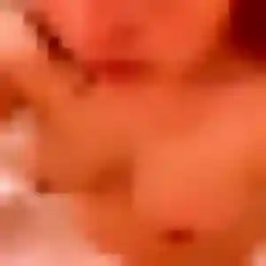 Nassira, 32 ans, connectée à Versailles pour un rencontre plan cul
