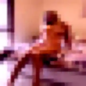 Contacte Hélène, 25 ans à Villefranche-sur-Saône en privé